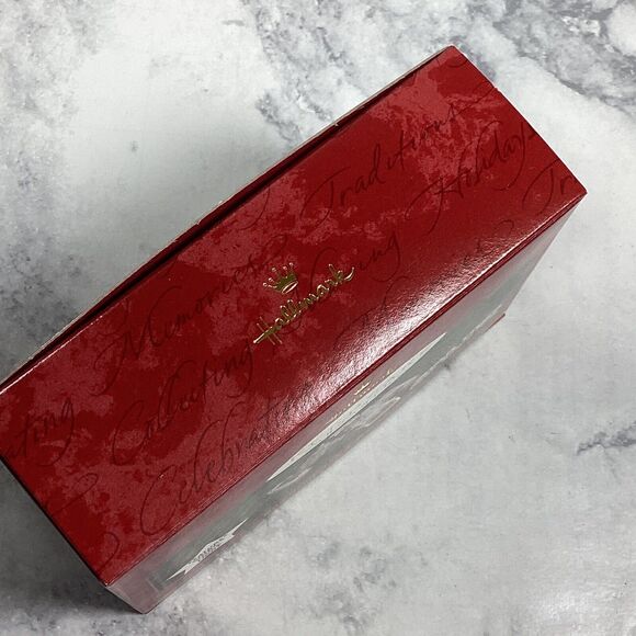 Star Trek DS9 Runabout USS Rio Grande Hallmark Keepsake Ornament Magic Light New - Picture 2 of 9